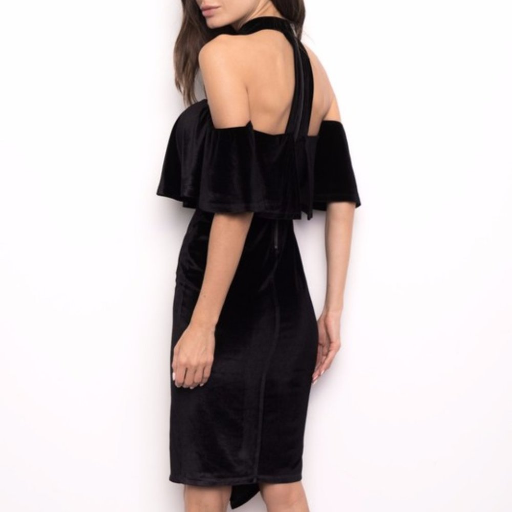 Black velvet off-the-shoulders choker dress - Picture 3 of 13
